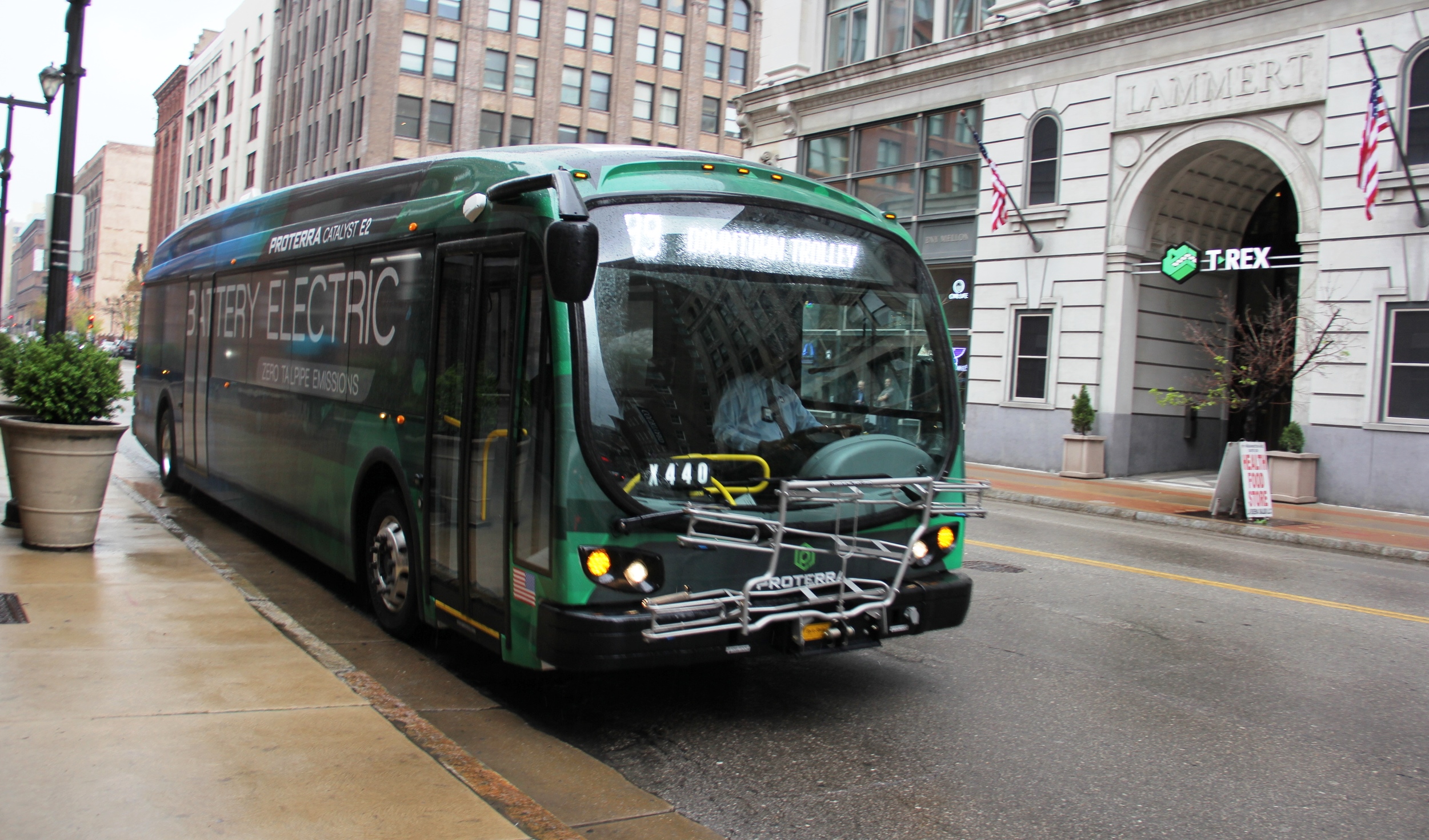 Metro Test Drives Electric Bus on #99 Downtown Trolley | Metro Transit – St. Louis