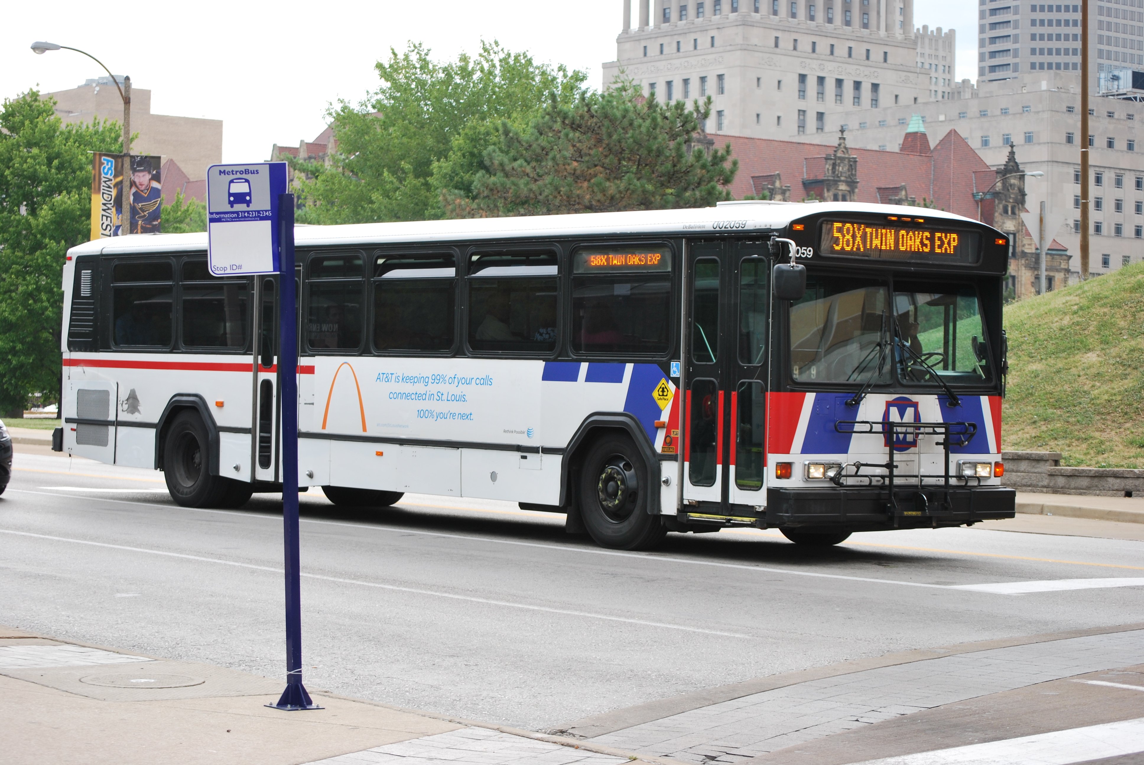Купить автобус метро. Metrobus (St. Louis). Метробус 18 метровый.