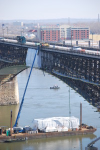 Eads Bridge Containment With Containment Barge 012313 019