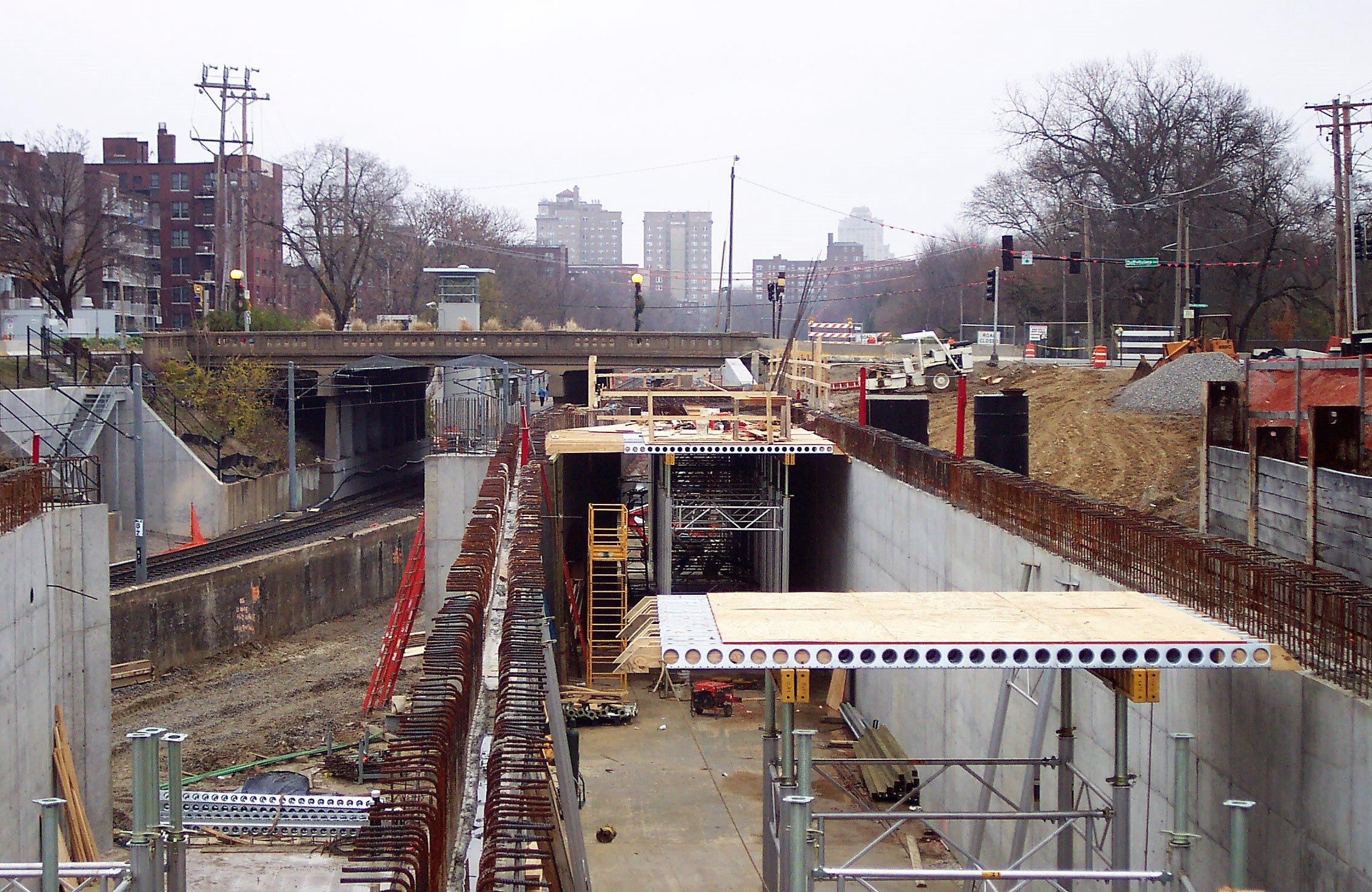 construction near MetroLink tracks