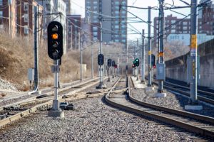 A train signal along the MetroLink tracks