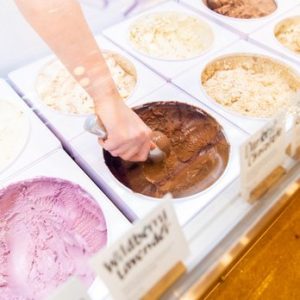 Image of Jeni's Ice Cream shop flavor selections