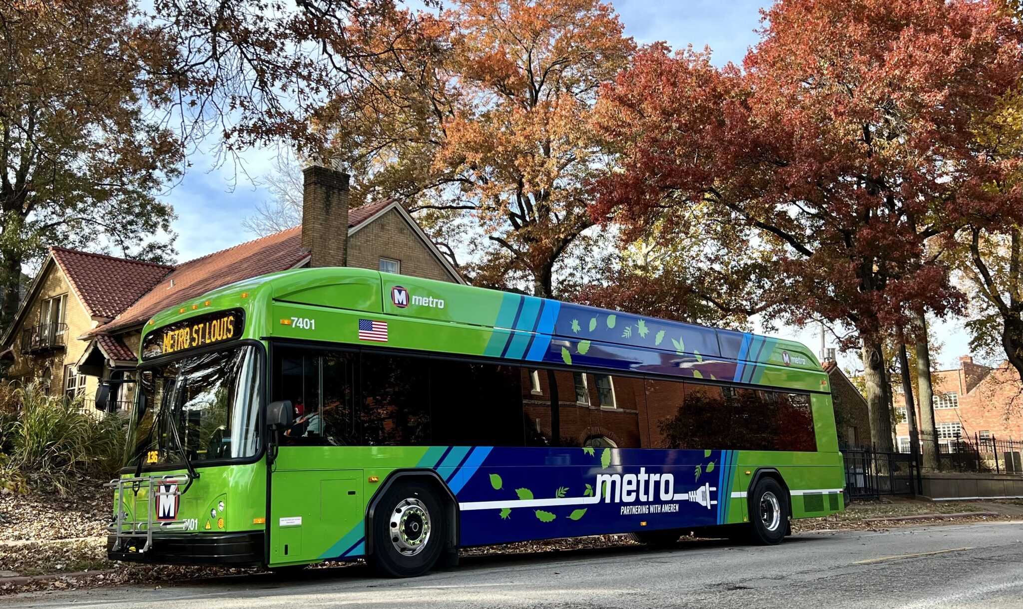 Safe Travel Tips for Walking or Biking Around Town This Fall Metro